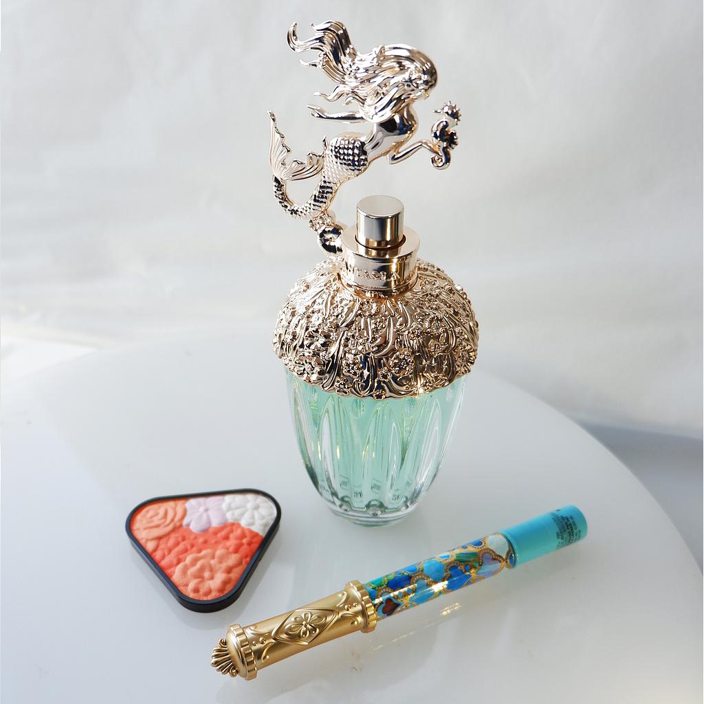 ASC - THE WHIMSICAL ANNA SUI MAKE UP & FRAGRANCE SET